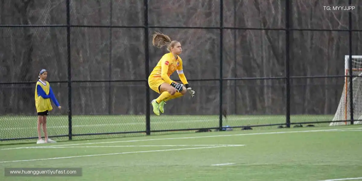 📺高清直播，零时差狂欢！锁定屏幕，不错过每一个绝杀瞬间！
